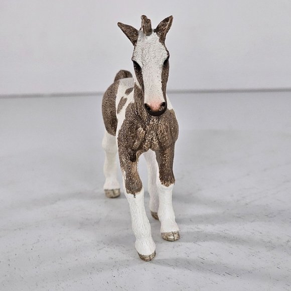 Schleich Tinker Foal Gypsy Vanner Pinto Horse #13774 - Picture 3 of 6